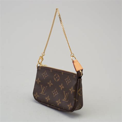 louis vuitton bag with pouch